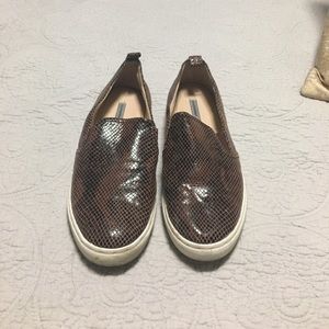 Isaac Mizrahi slip-on sneakers